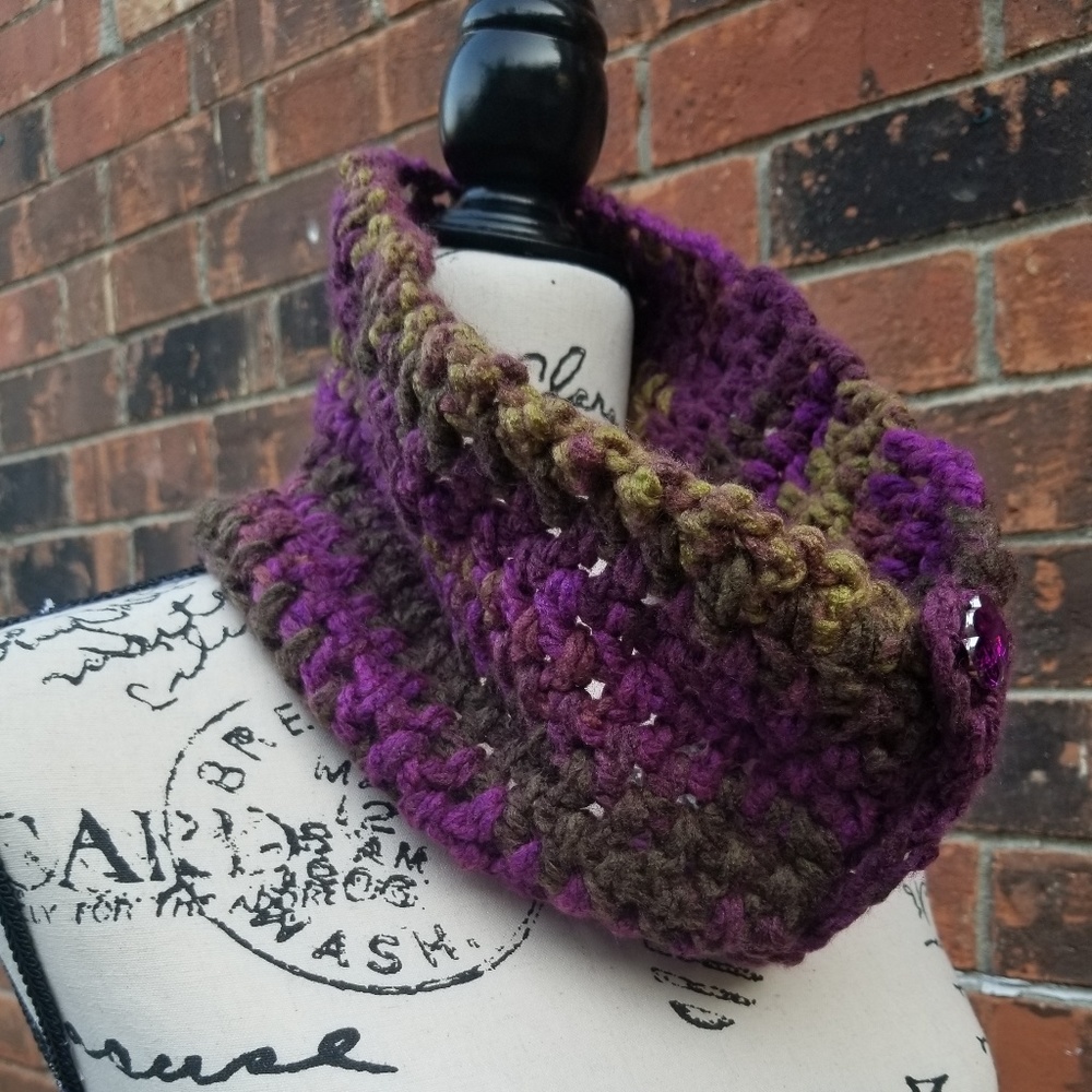 NWT Handmade Crochet Cowl Purple and Moss